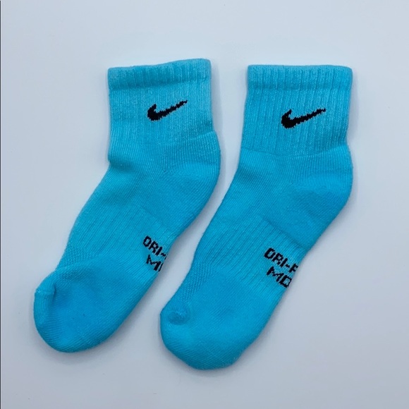 nike mid length socks